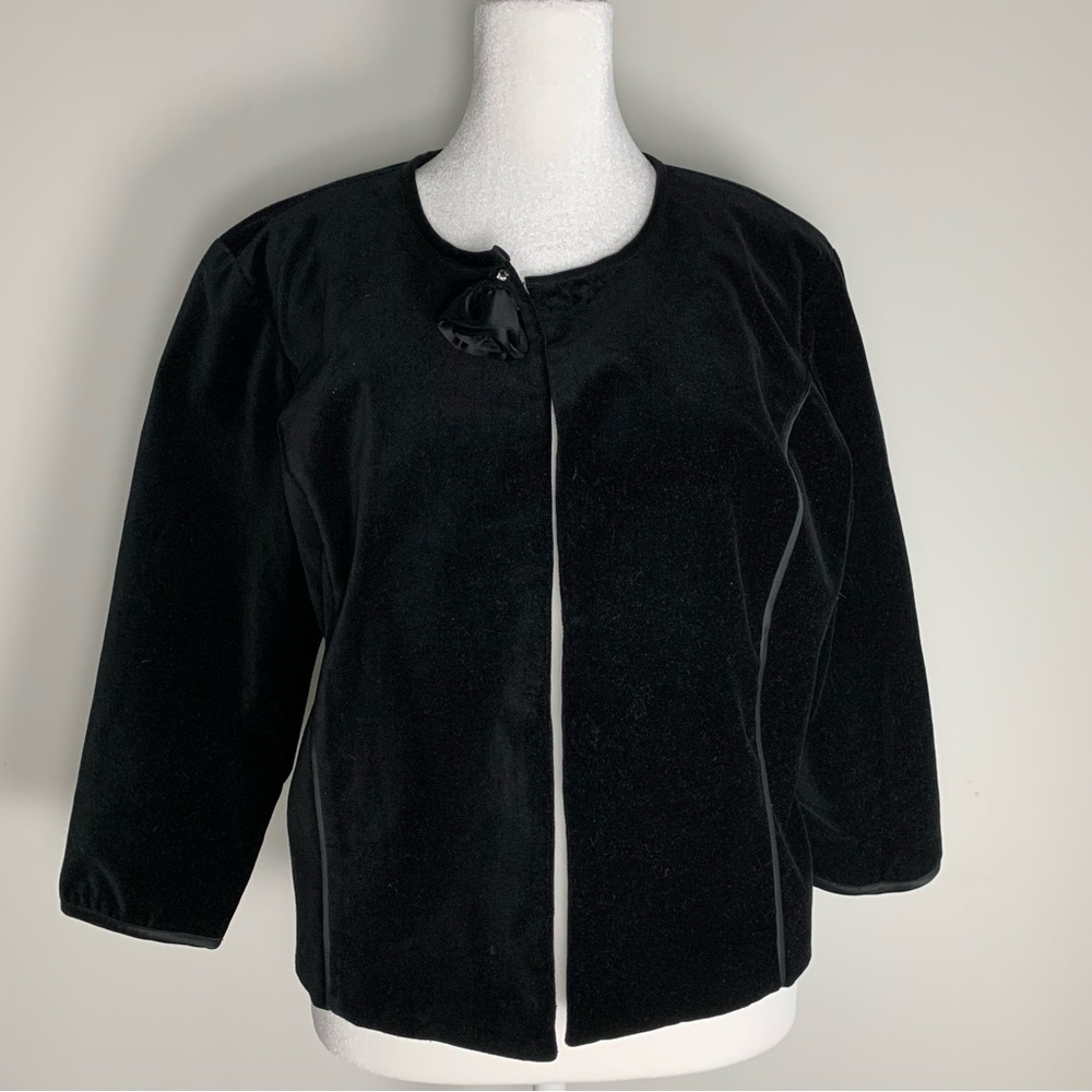 Behnaz Sarafpour for Target Velvet Open Front Black Blazer size Large flower pin